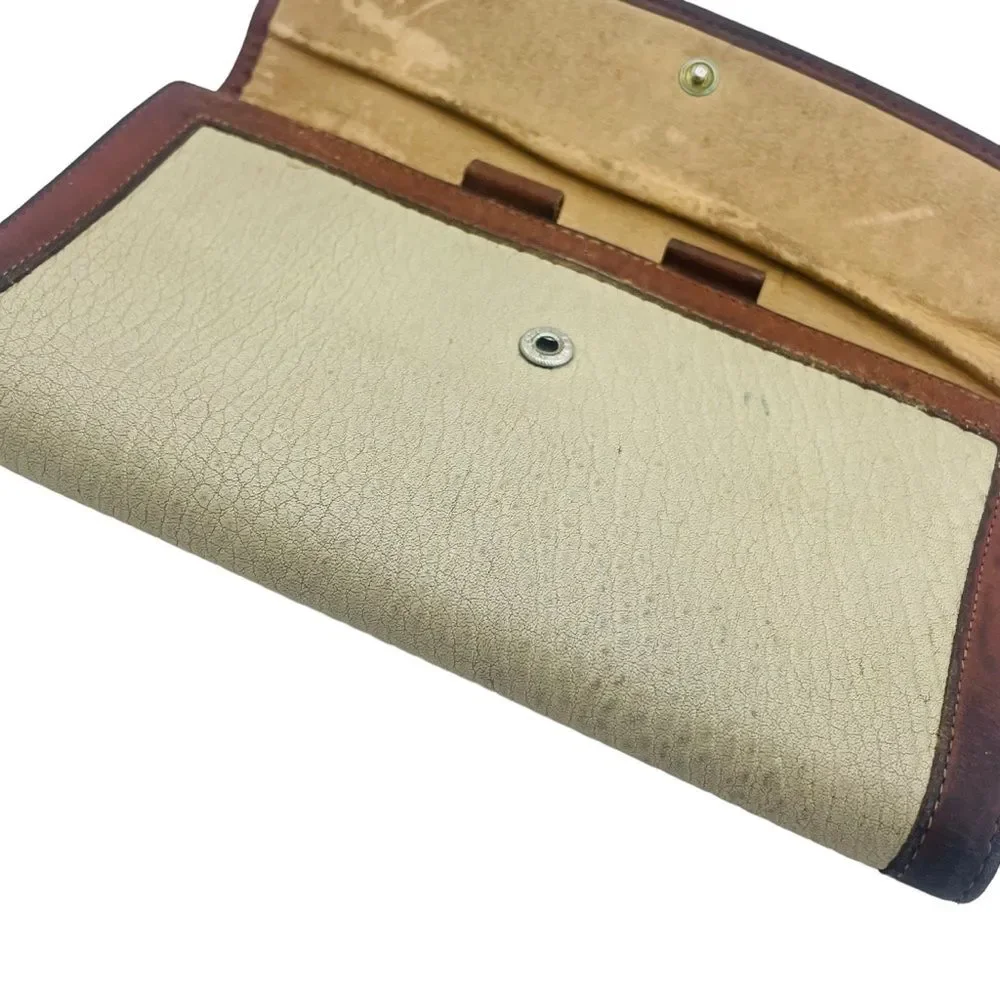 VINTAGE Dooney & Bourke Pebbled Ivory Leather With Tan Trim Classic Wallet Duck